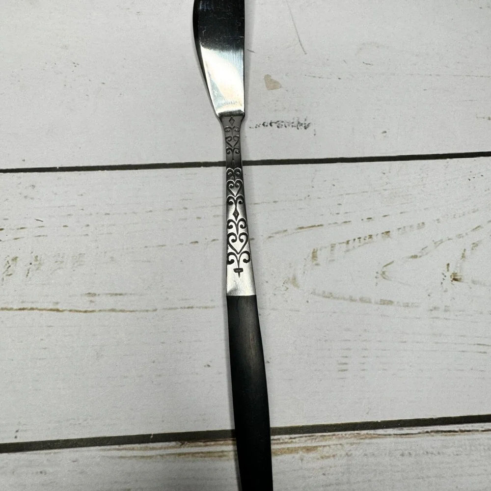 Interpur‎ Stainless Black Handle Butter Knife Canoe Heart Scroll Pattern Japan